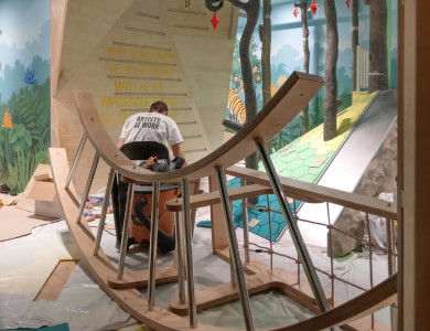 We are a team of
designers, craftsmen,
and artists